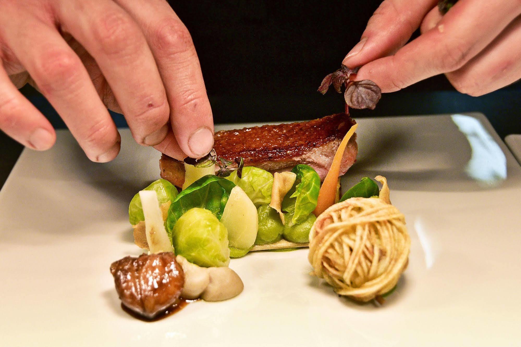 Logis Hotel Du Morvan - Restaurant La Table De Jerome Luzy Luaran gambar
